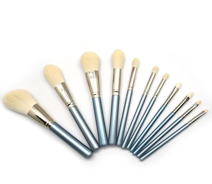 makeup brush